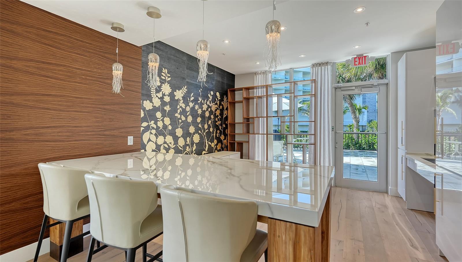 AQUARIUS CLUB - Residential