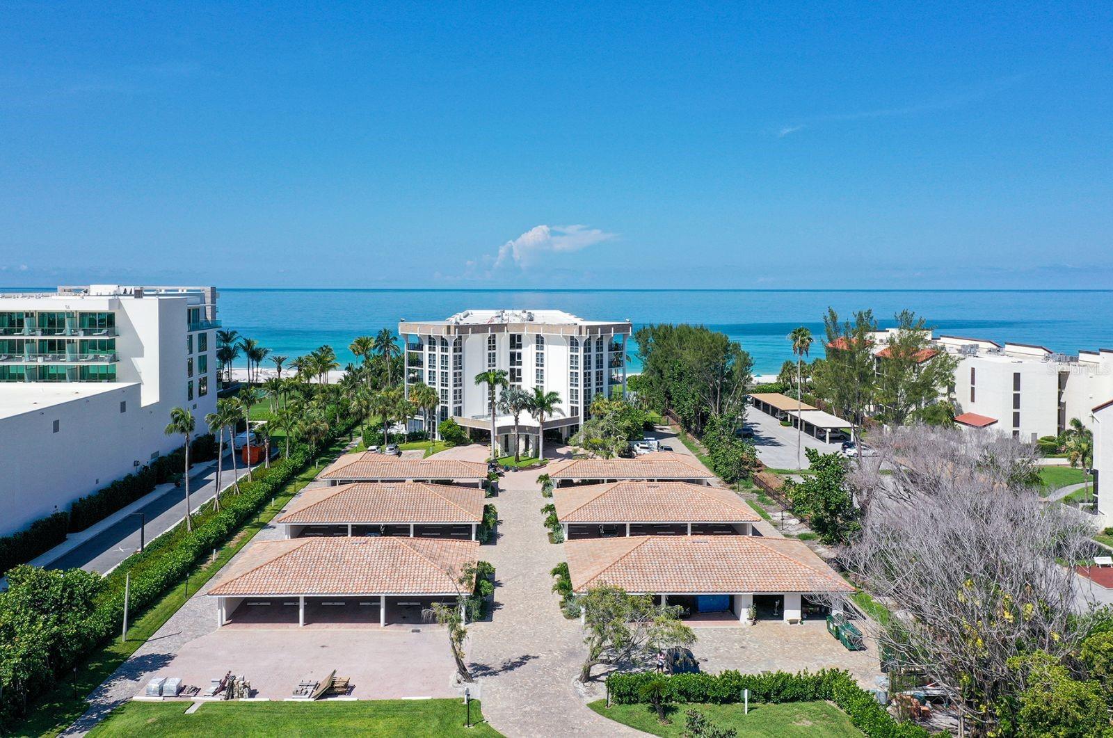 AQUARIUS CLUB - Residential