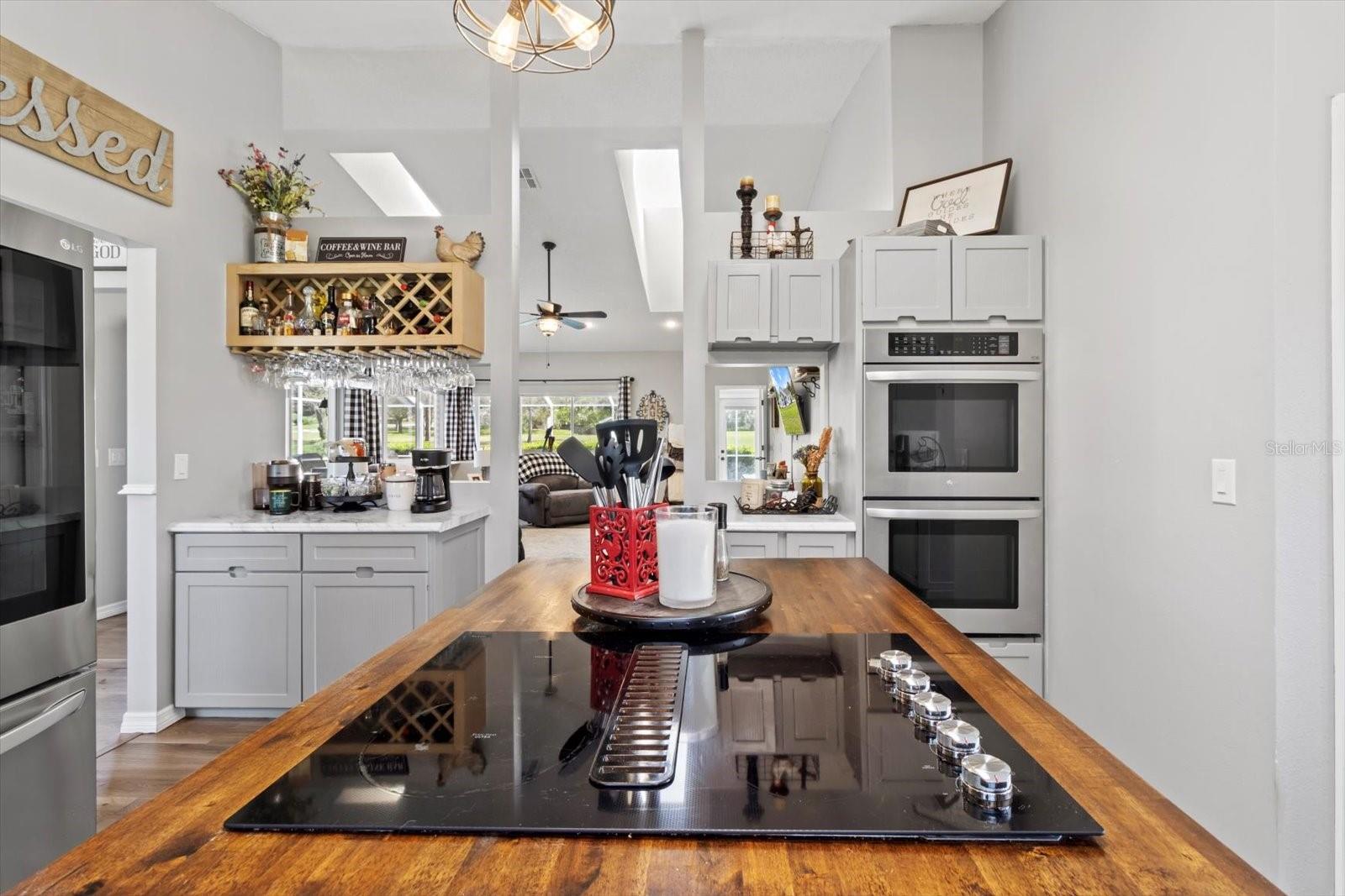 390 E FALCONRY COURT