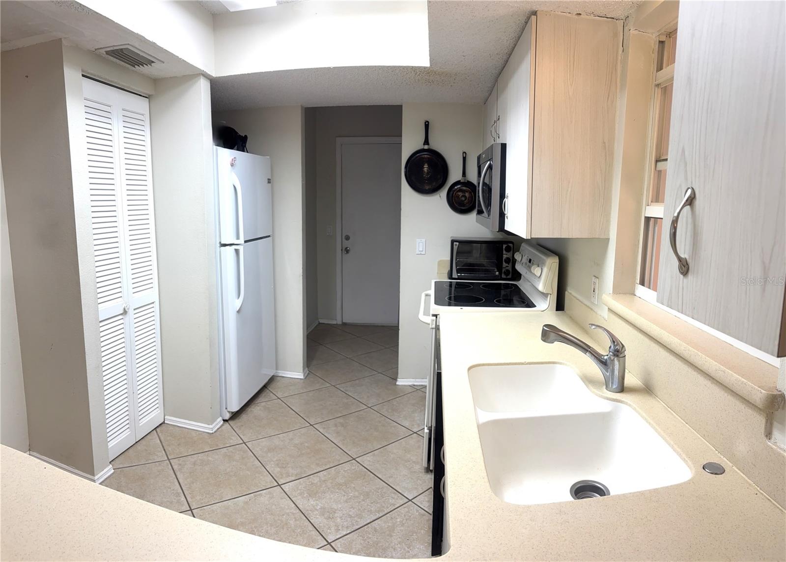 SOUTH VENICE - Residential