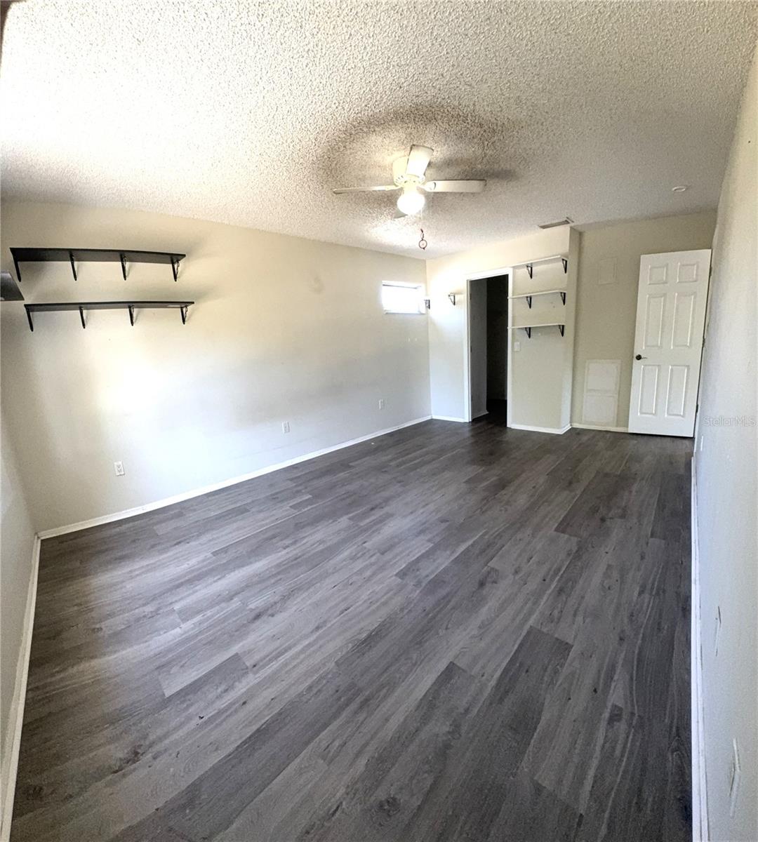 SOUTH VENICE - Residential