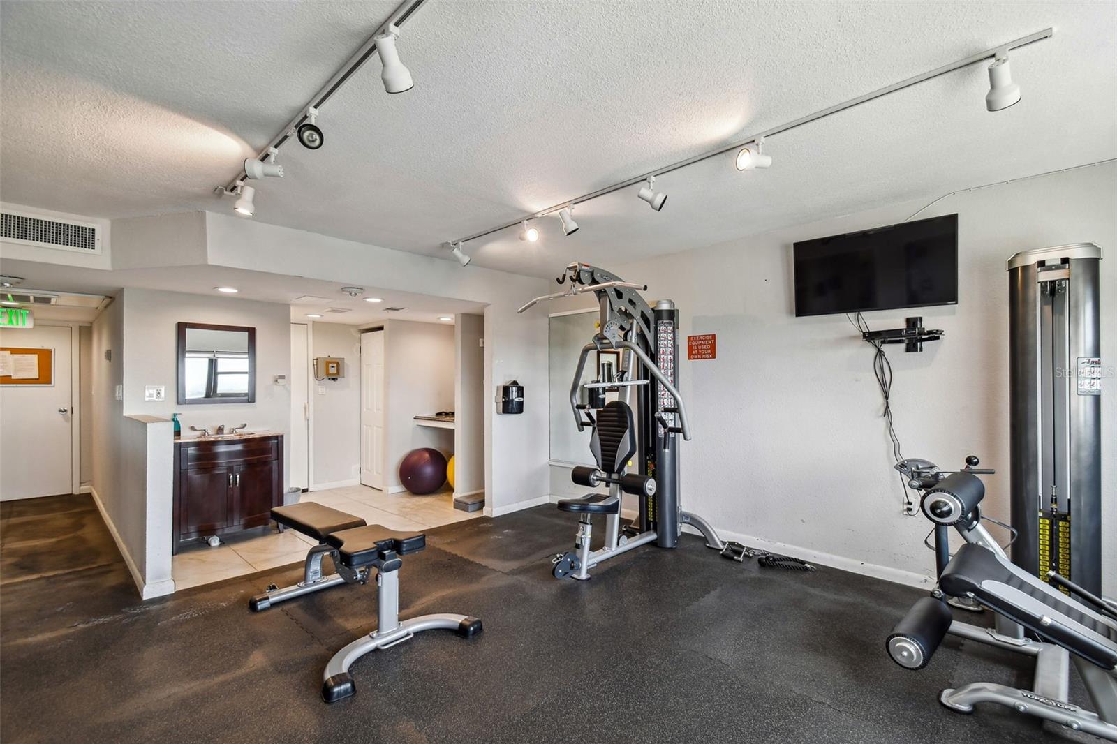 THE PINNACLE APTS A CONDO - Residential