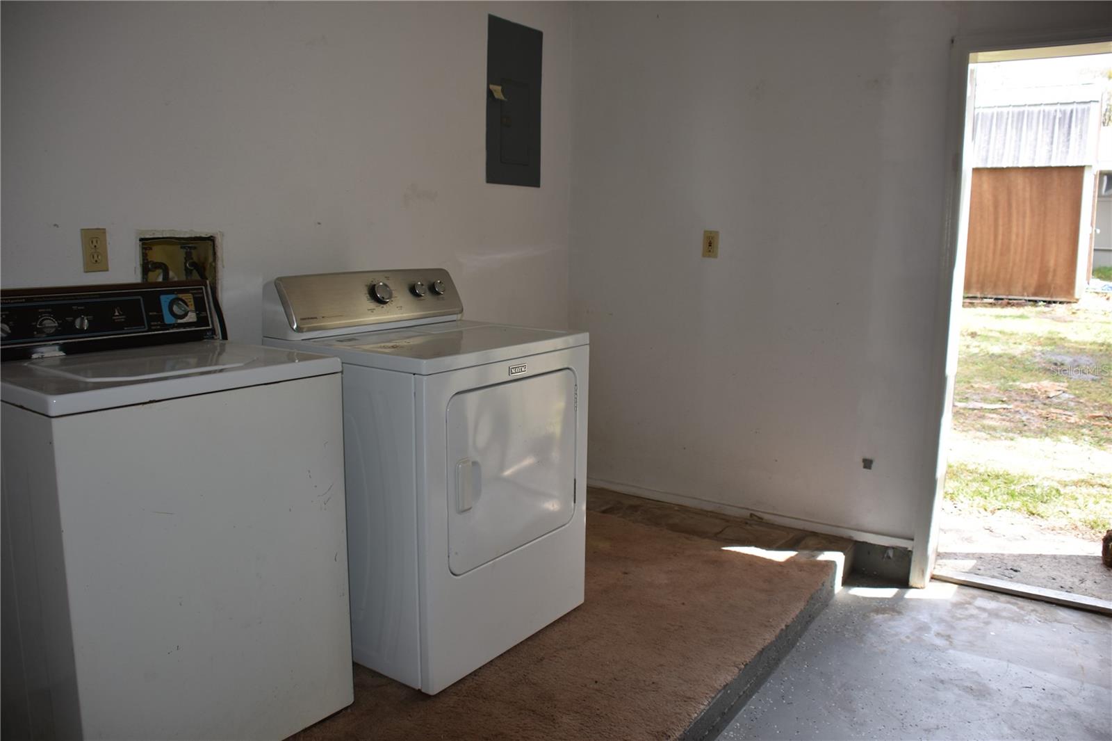 G M WHETSTONE ESTATE ADD TO H S - Residential