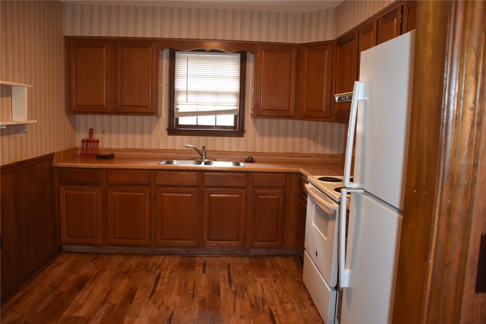 G M WHETSTONE ESTATE ADD TO H S - Residential