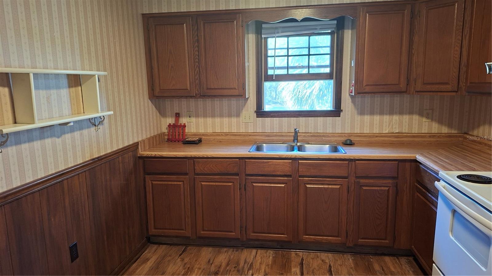 G M WHETSTONE ESTATE ADD TO H S - Residential