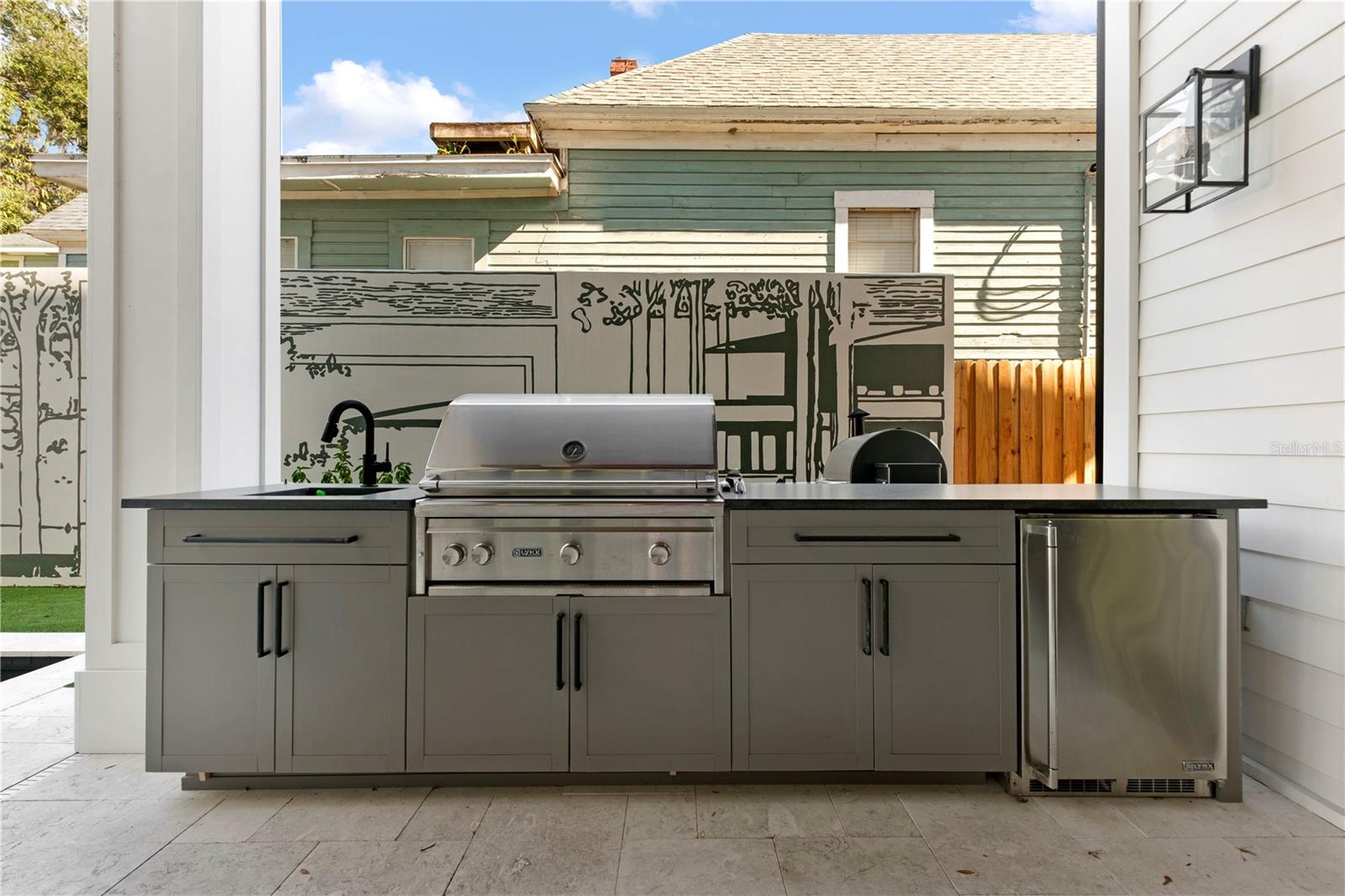 WEST HIGHLANDS - Residential Lease