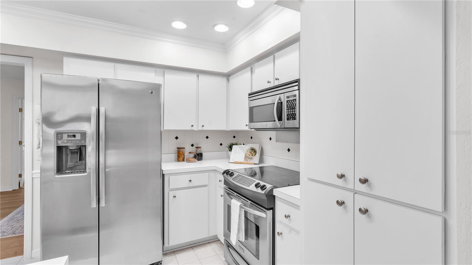 ONE HIGHLANDS PLACE - Residential