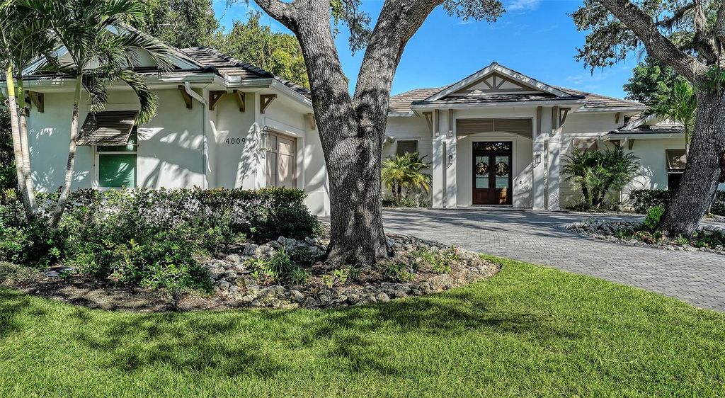 Photo of 4009 Red Rock Lane, Sarasota, FL 34231 (MLS # A4671734)