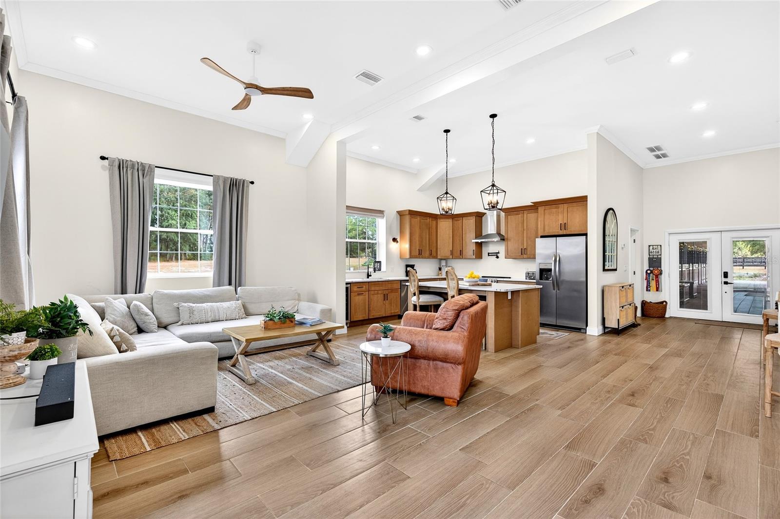 FAR POINT FARMS - Residential