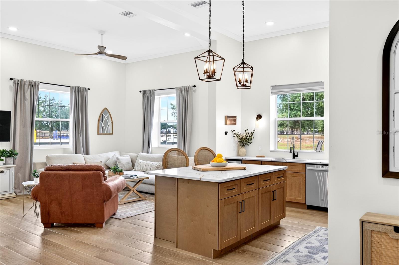 FAR POINT FARMS - Residential