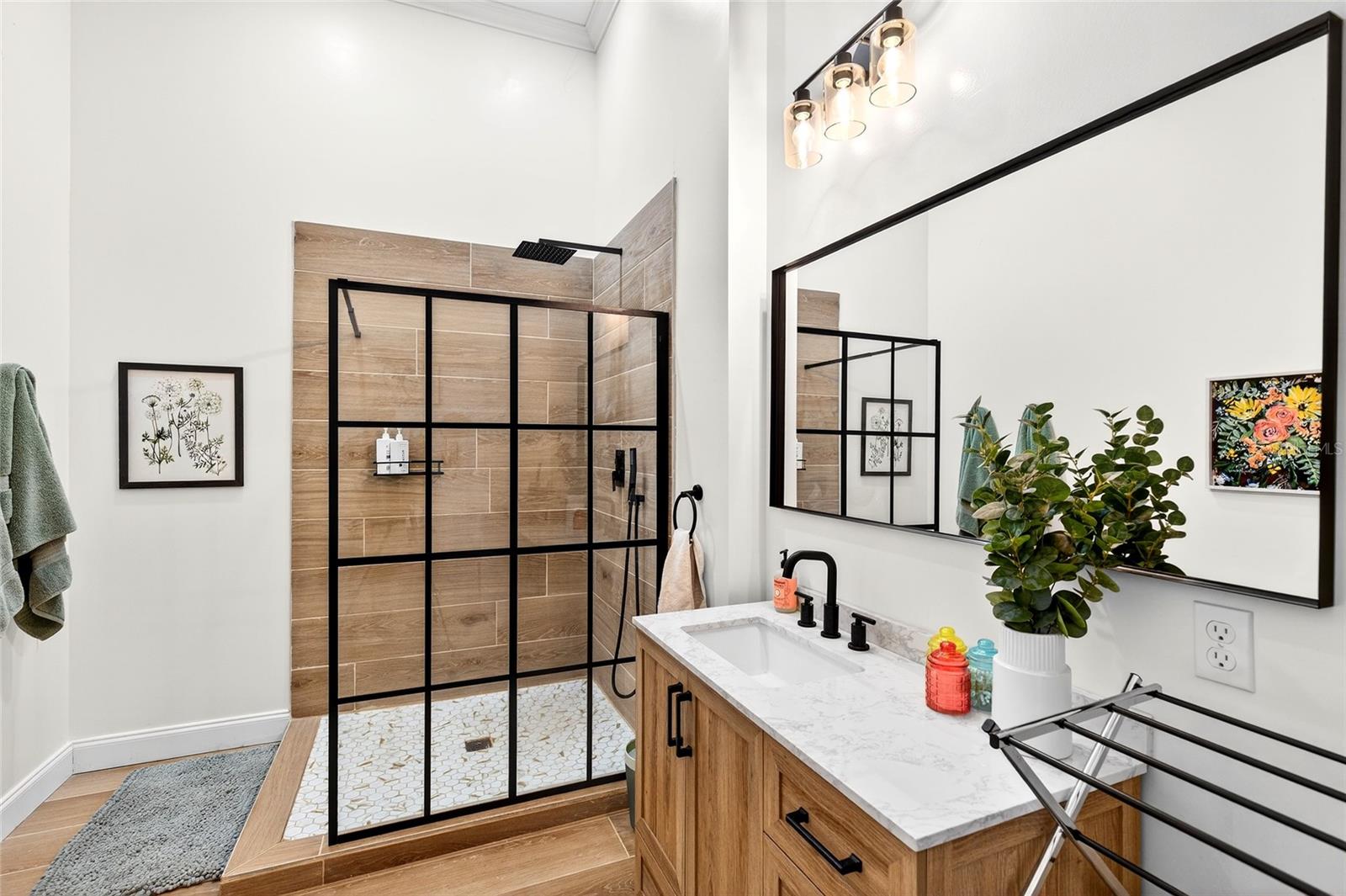 FAR POINT FARMS - Residential