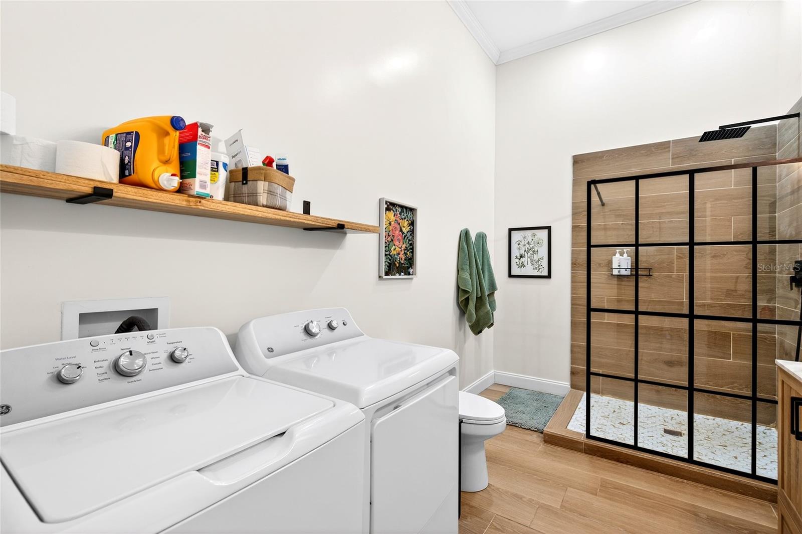 FAR POINT FARMS - Residential