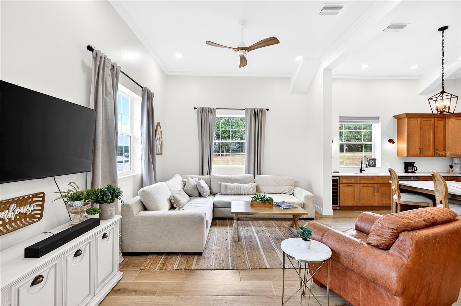 FAR POINT FARMS - Residential