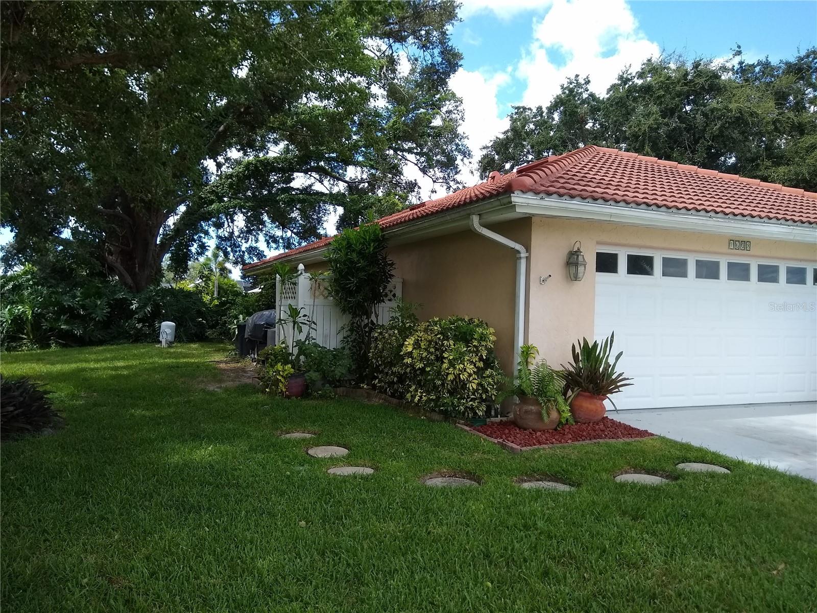 VENICE GARDENS - Residential