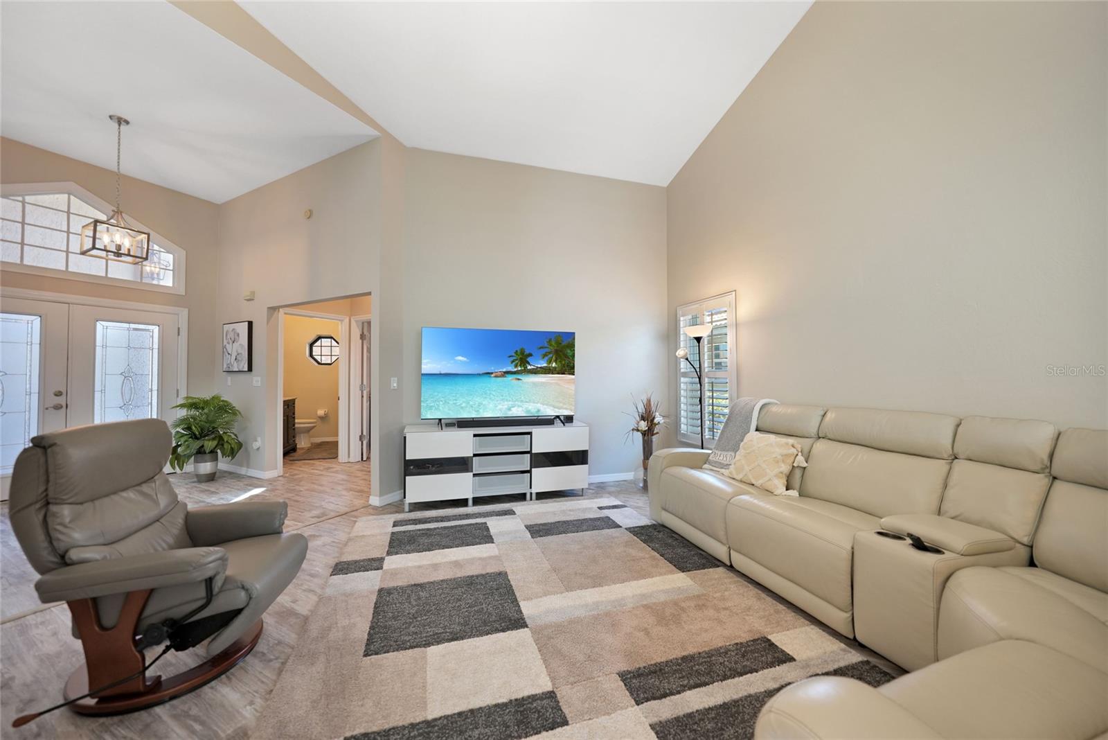 8377 PARKSIDE DRIVE