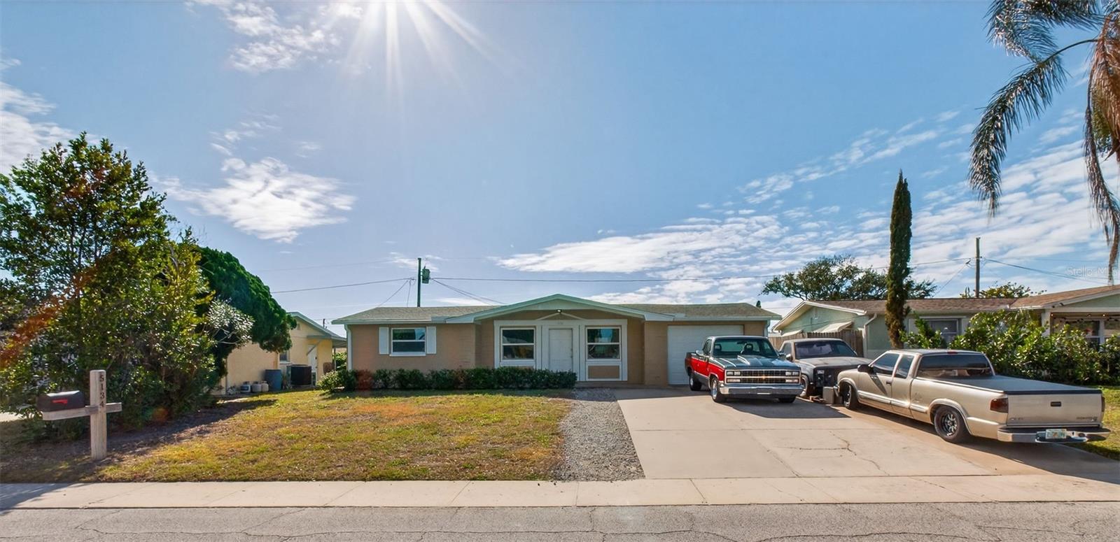 COLONIAL HILLS - Residential