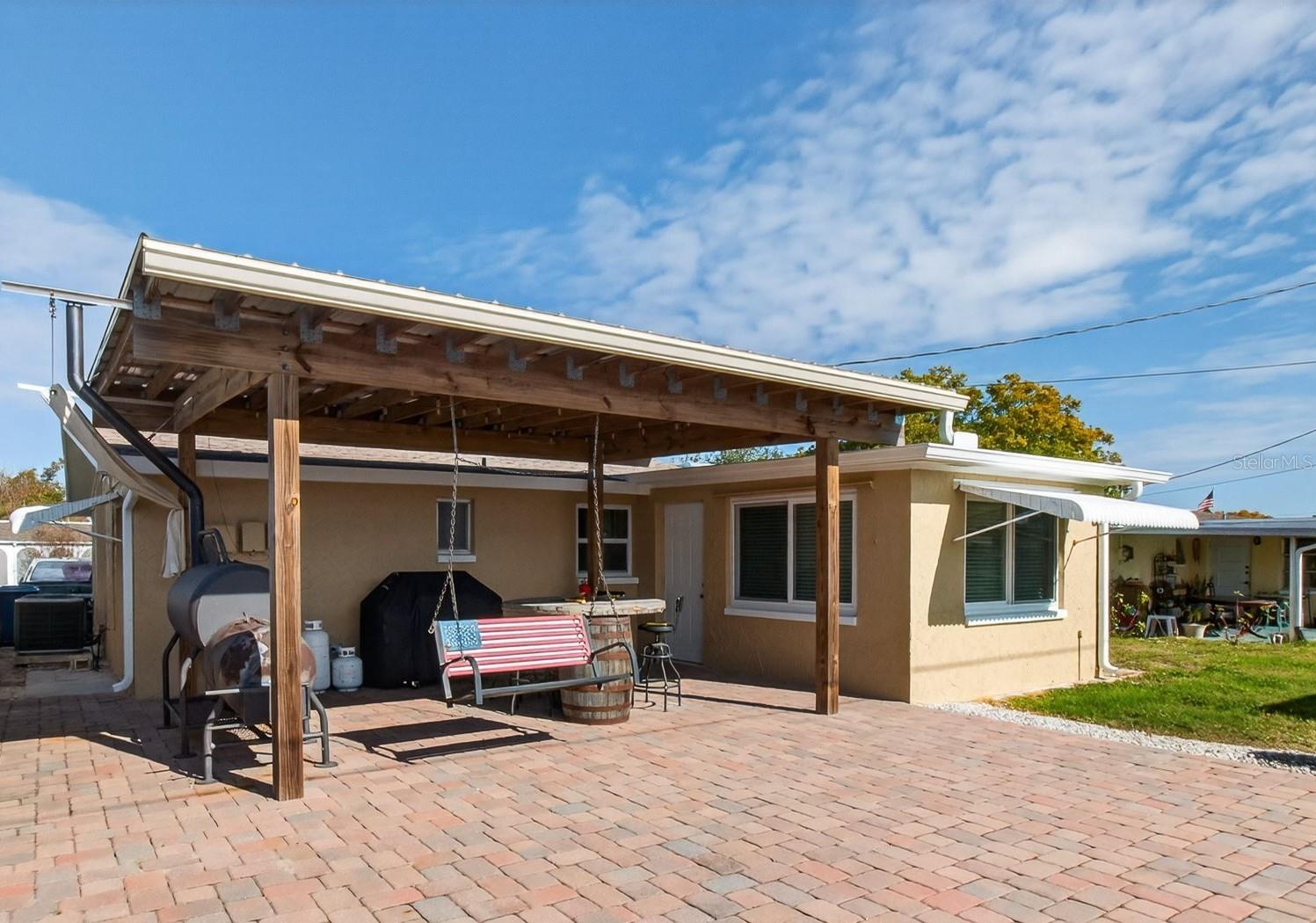 COLONIAL HILLS - Residential