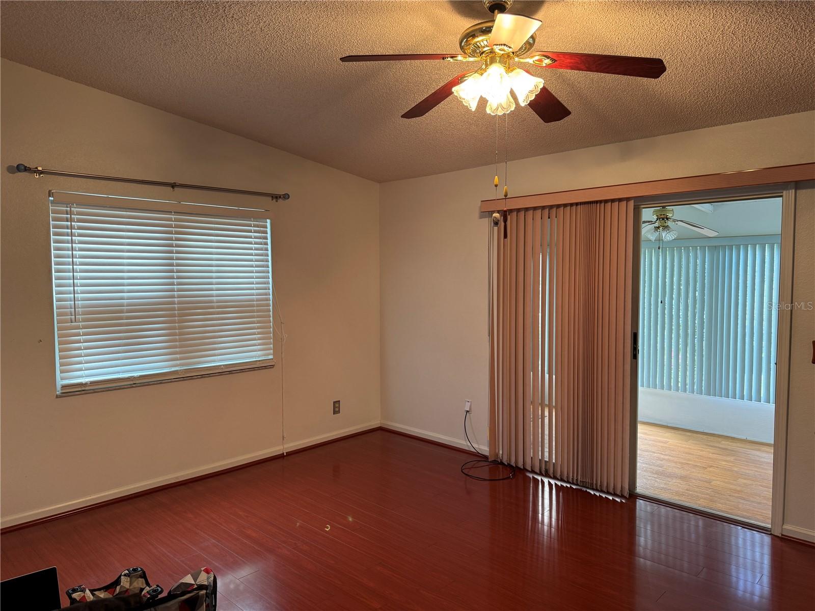 LADY LAKE ORANGE BLOSSOM GARDENS UNIT 11 - Residential Lease