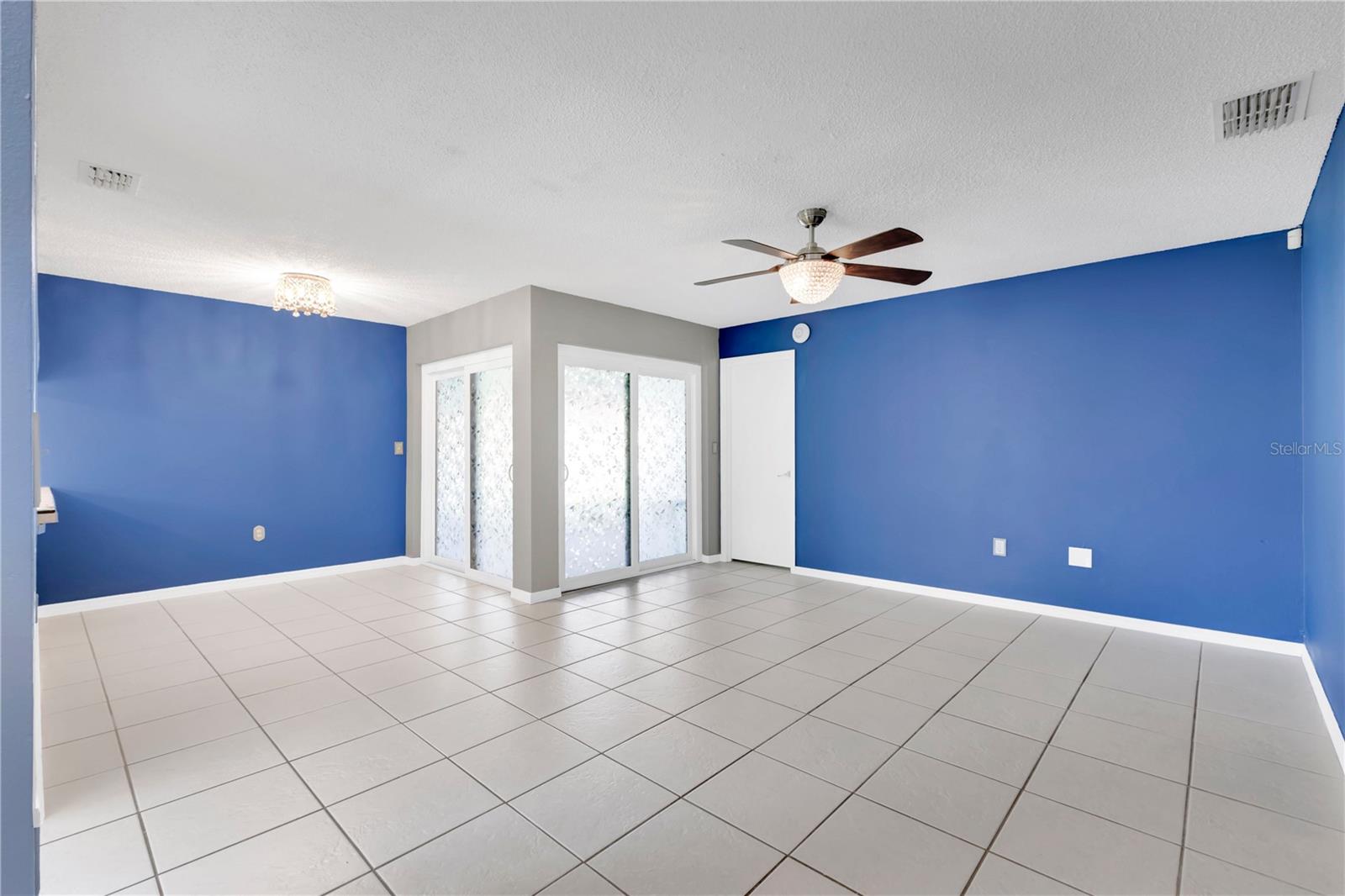 545 HUNTER CIRCLE