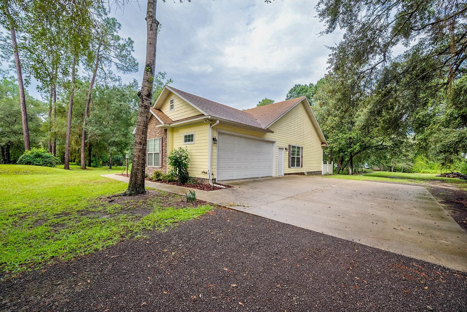 486 LAKESHORE DRIVE