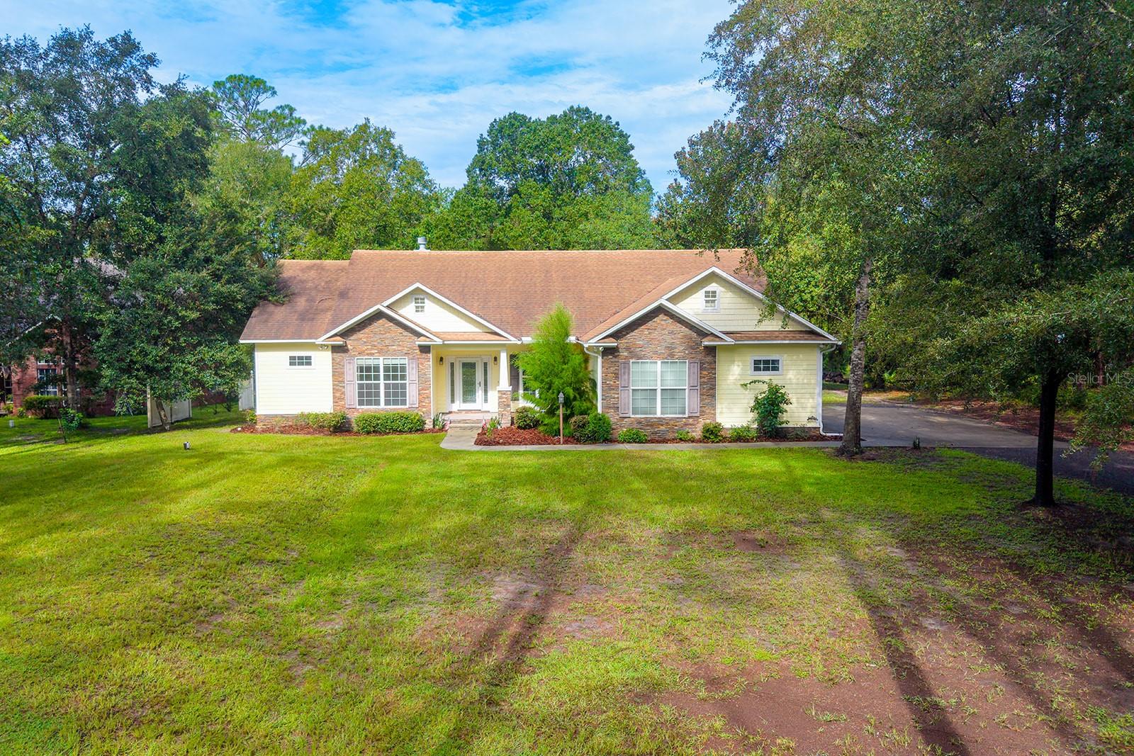 486 LAKESHORE DRIVE