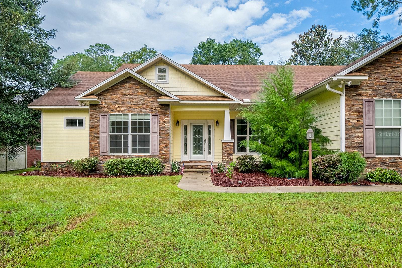 486 LAKESHORE DRIVE