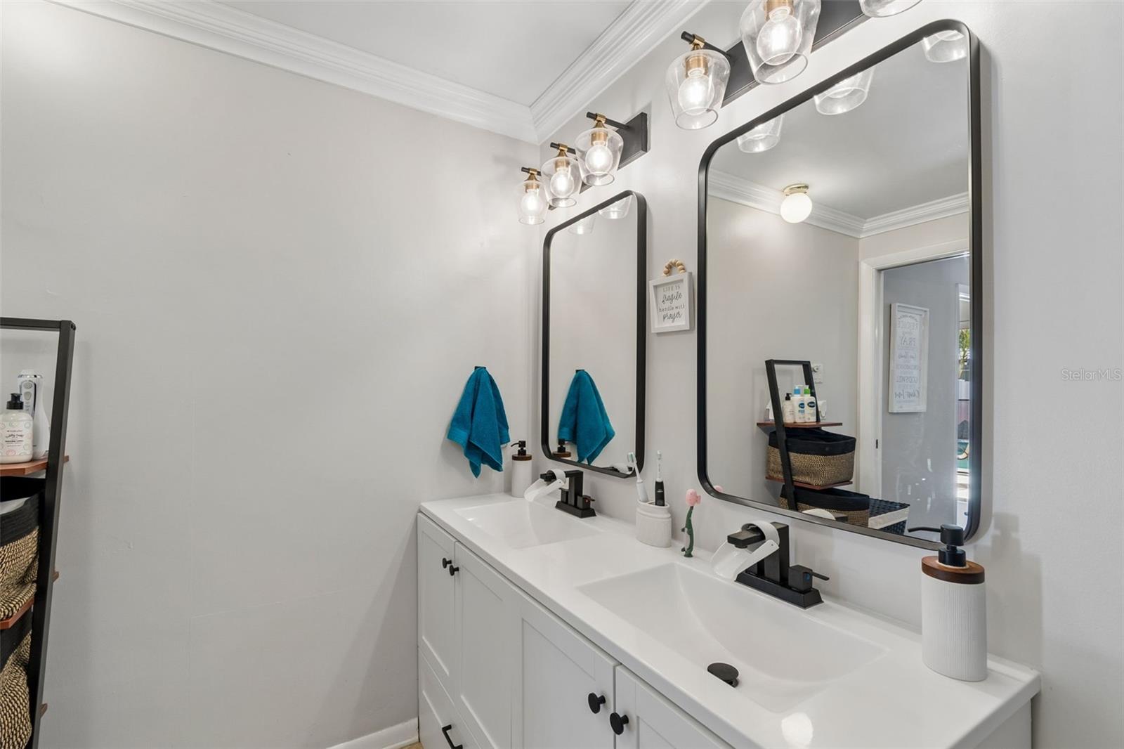 IMPERIAL PARK - Residential