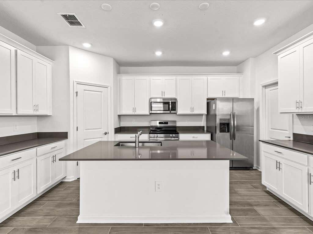 Photo of 2952 Armstrong Avenue, Clermont, FL 34714 (MLS # O6432418)