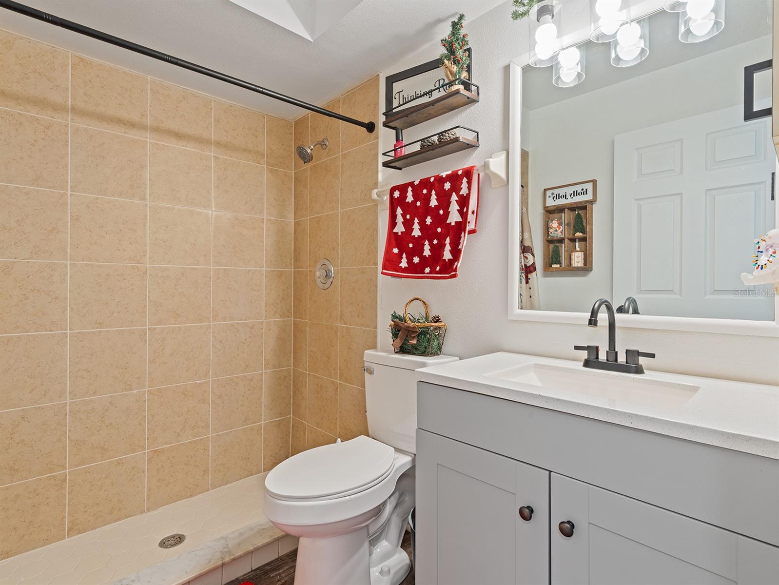 MOUNT PLYMOUTH - Residential