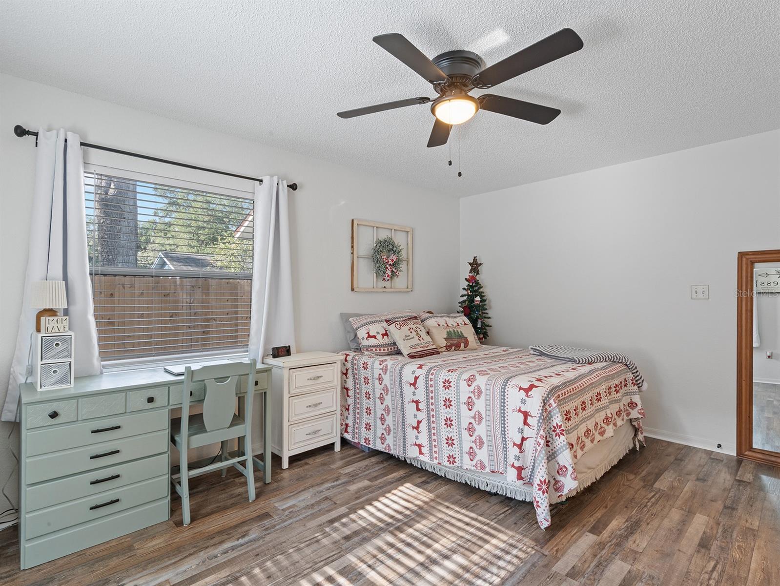 MOUNT PLYMOUTH - Residential