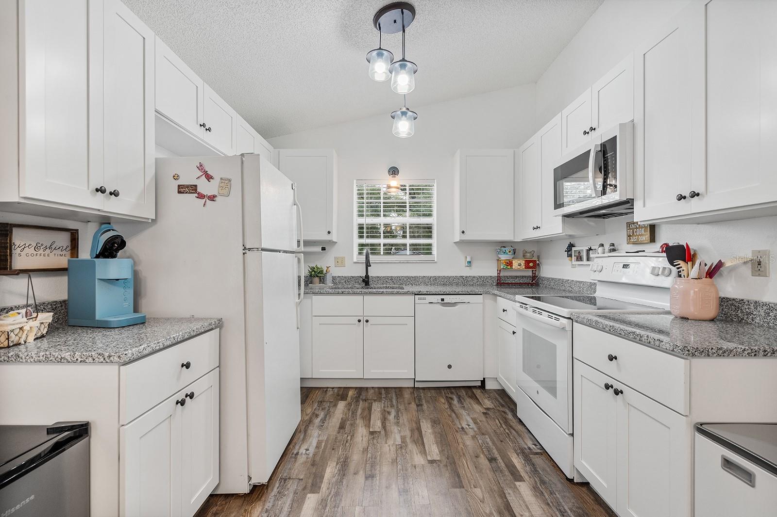 MOUNT PLYMOUTH - Residential