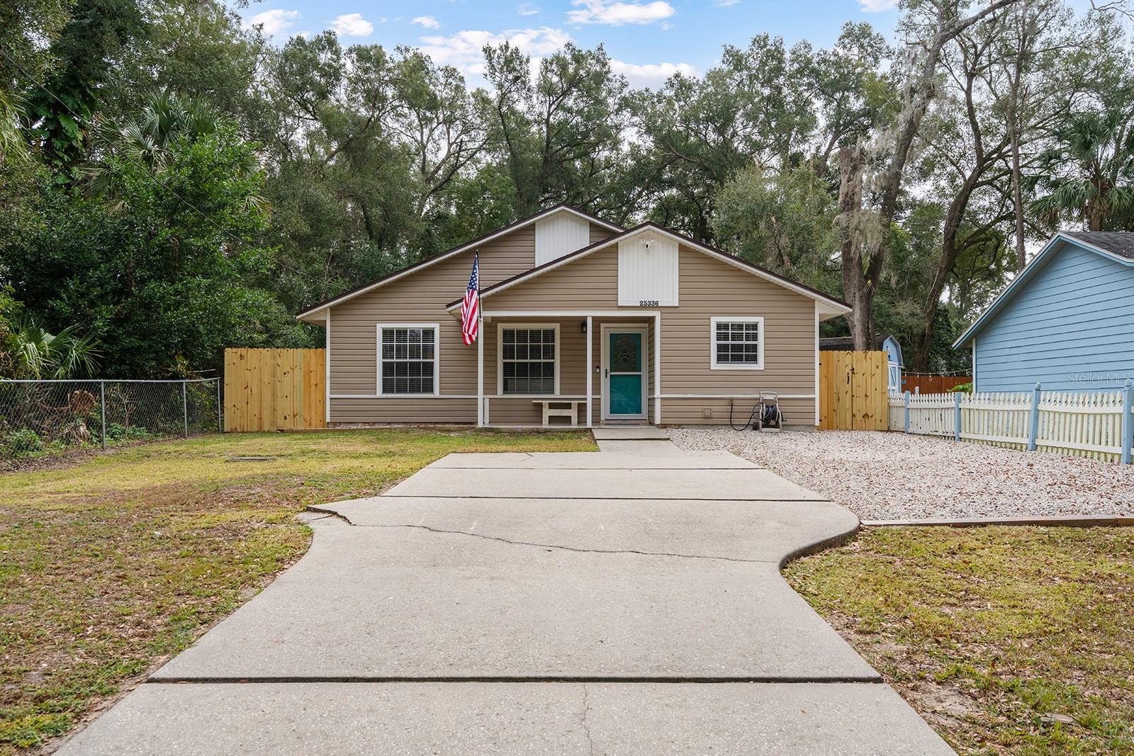 MOUNT PLYMOUTH - Residential