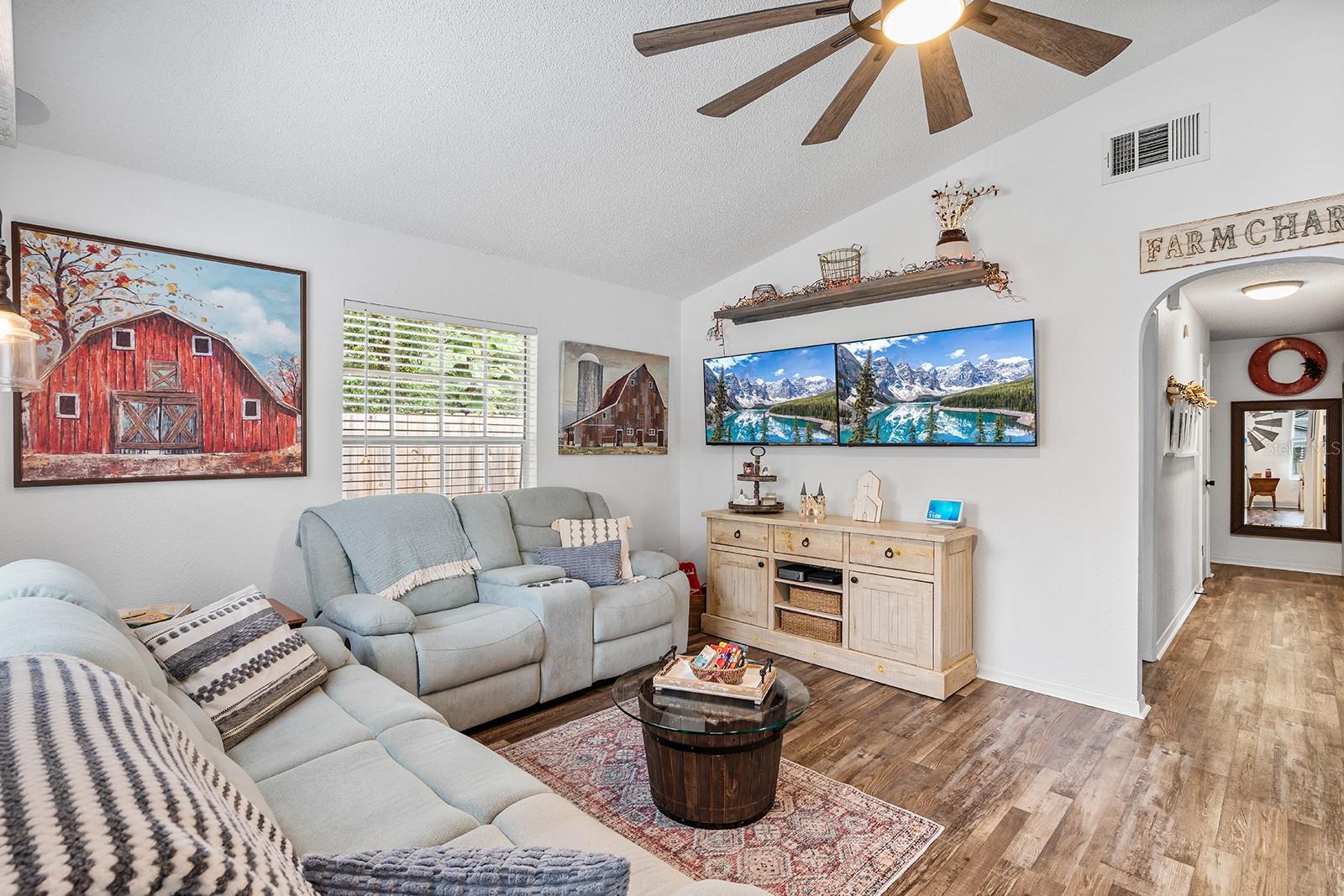 MOUNT PLYMOUTH - Residential