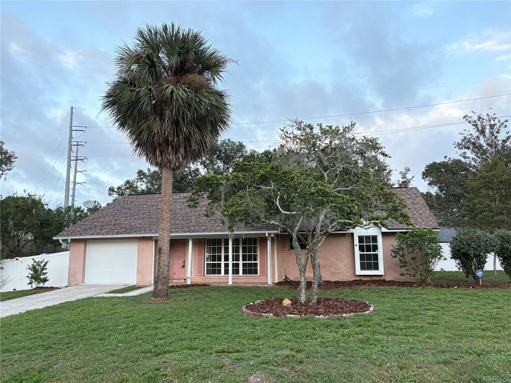 Photo of 1212 Hilltop Drive, Mount Dora, FL 32757 (MLS # O6349210)