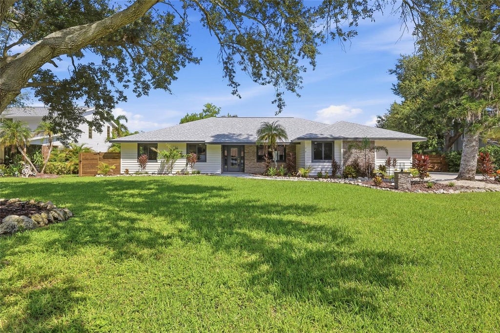 Photo of 1411 70th Street NW, Bradenton, FL 34209 (MLS # A4707109)