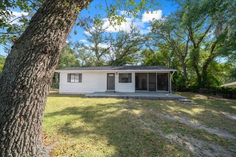 Tiny photo for 4103 Holly Hill, Lady Lake, FL 32159 (MLS # TB8506994)