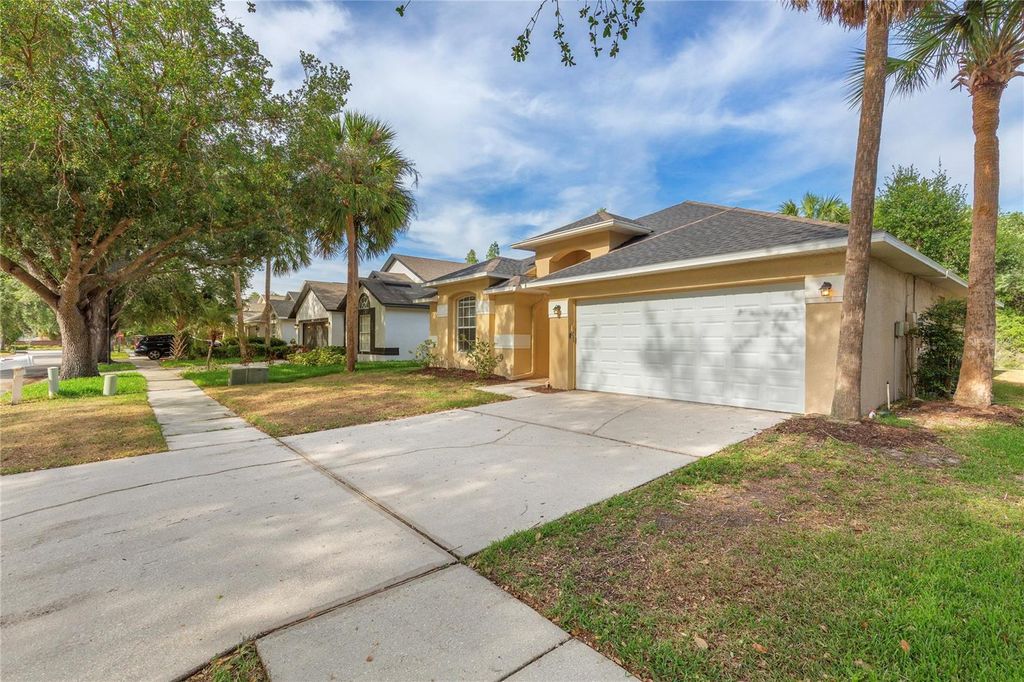 Photo of 6912 Jamestown Manor Drive, Riverview, FL 33578 (MLS # TB8507357)