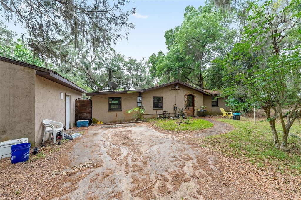 Photo of 13395 SE 106th Avenue, Ocklawaha, FL 32179 (MLS # O6407729)