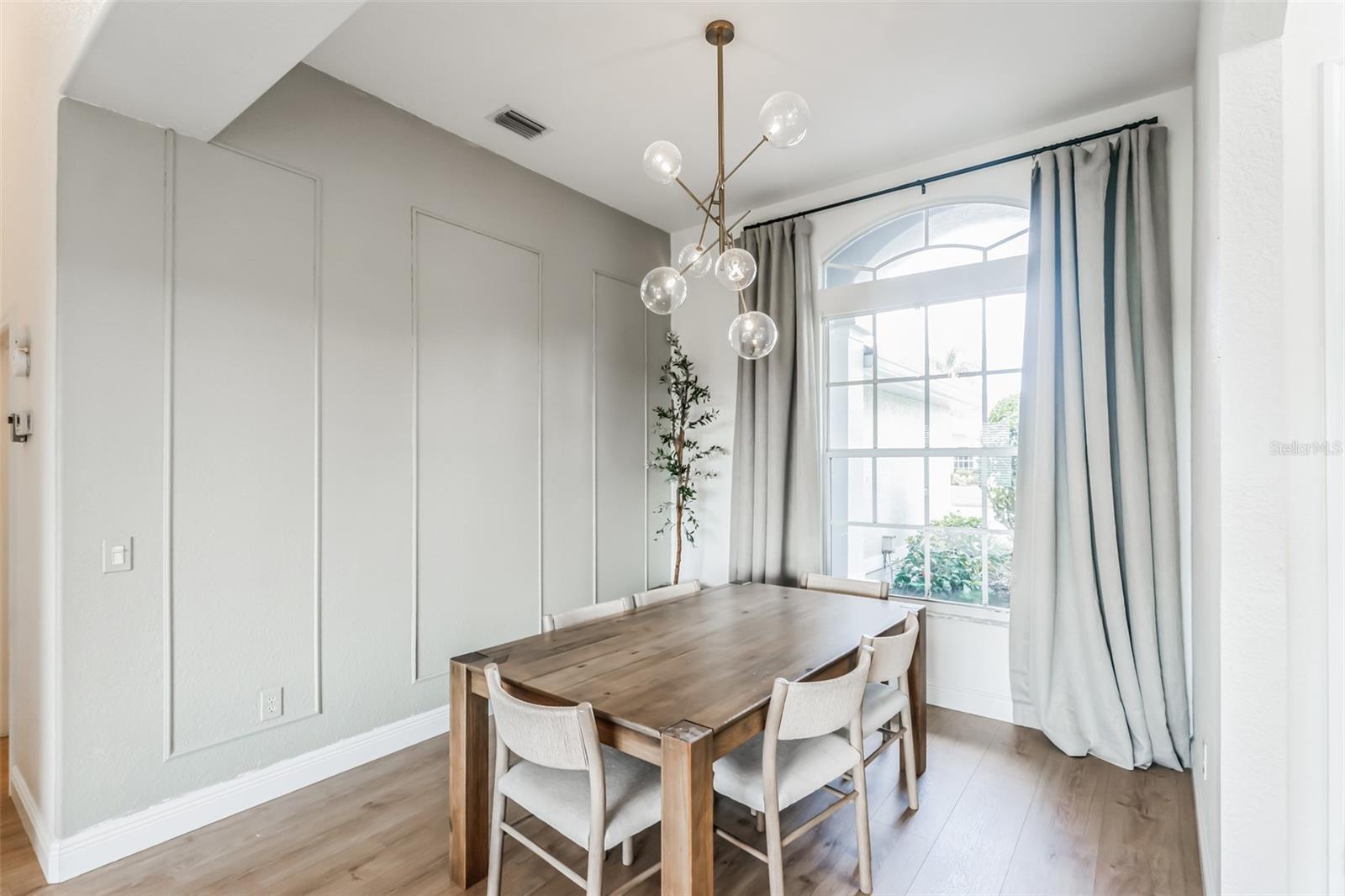 BOBCAT TRAIL - Residential Lease