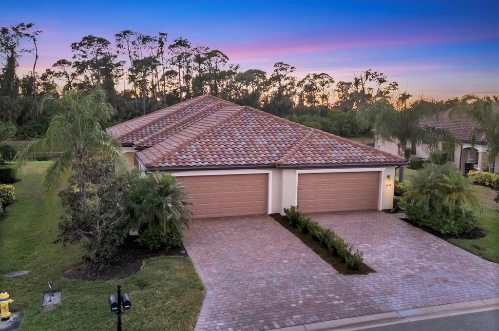 34212 - Bradenton community | Sarasota Real Estate 7 Photo of 6704 Willowshire Way, Bradenton, FL 34212 (MLS # A4670183)