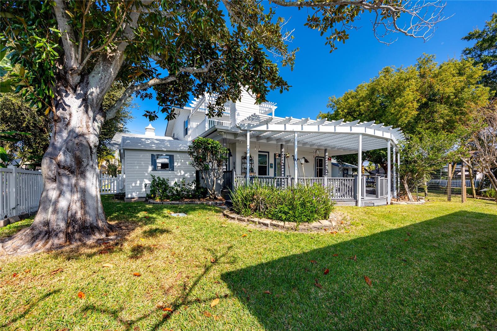 FRESH WATER ESTATES - Residential