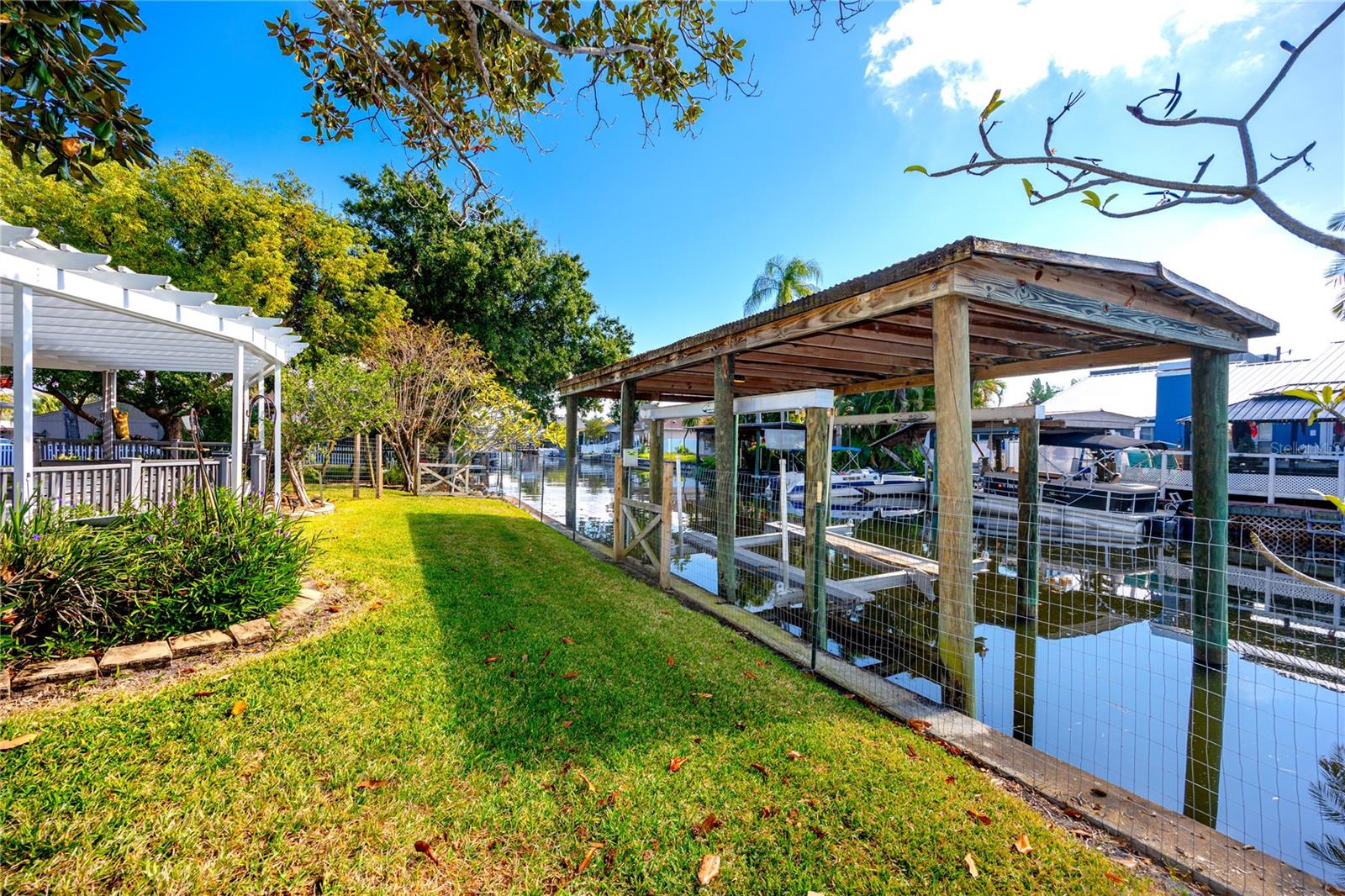 FRESH WATER ESTATES - Residential