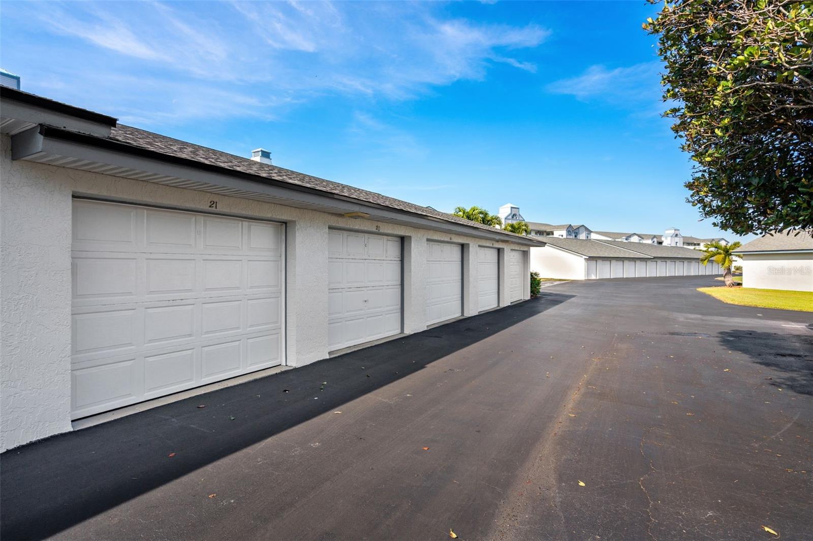 HARBOR ISLES CONDO PH XI - Residential