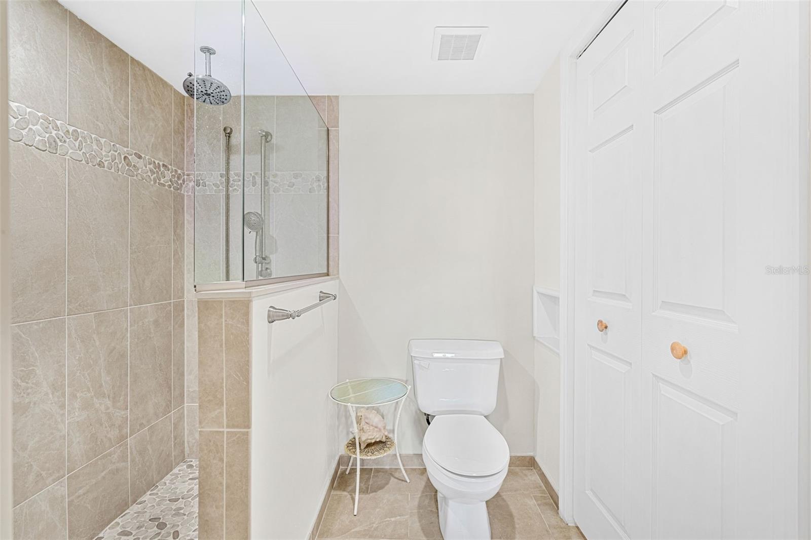 HARBOR ISLES CONDO PH XI - Residential