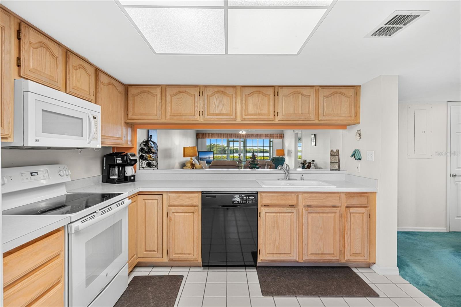 HARBOR ISLES CONDO PH XI - Residential