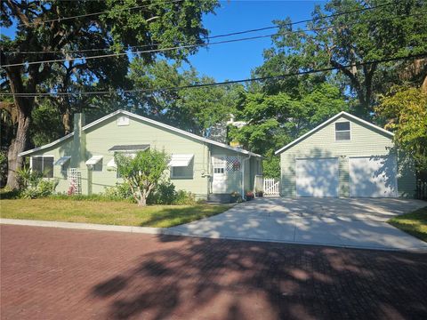Photo of 1000 Elmwood Street, Orlando, FL 32801 (MLS # O6292489)