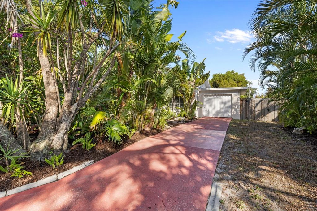 Photo of 839 40th Street, Sarasota, FL 34234 (MLS # A4673991)