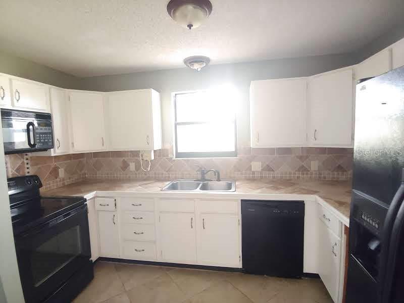 MAGNOLIA SHORES - Residential Lease