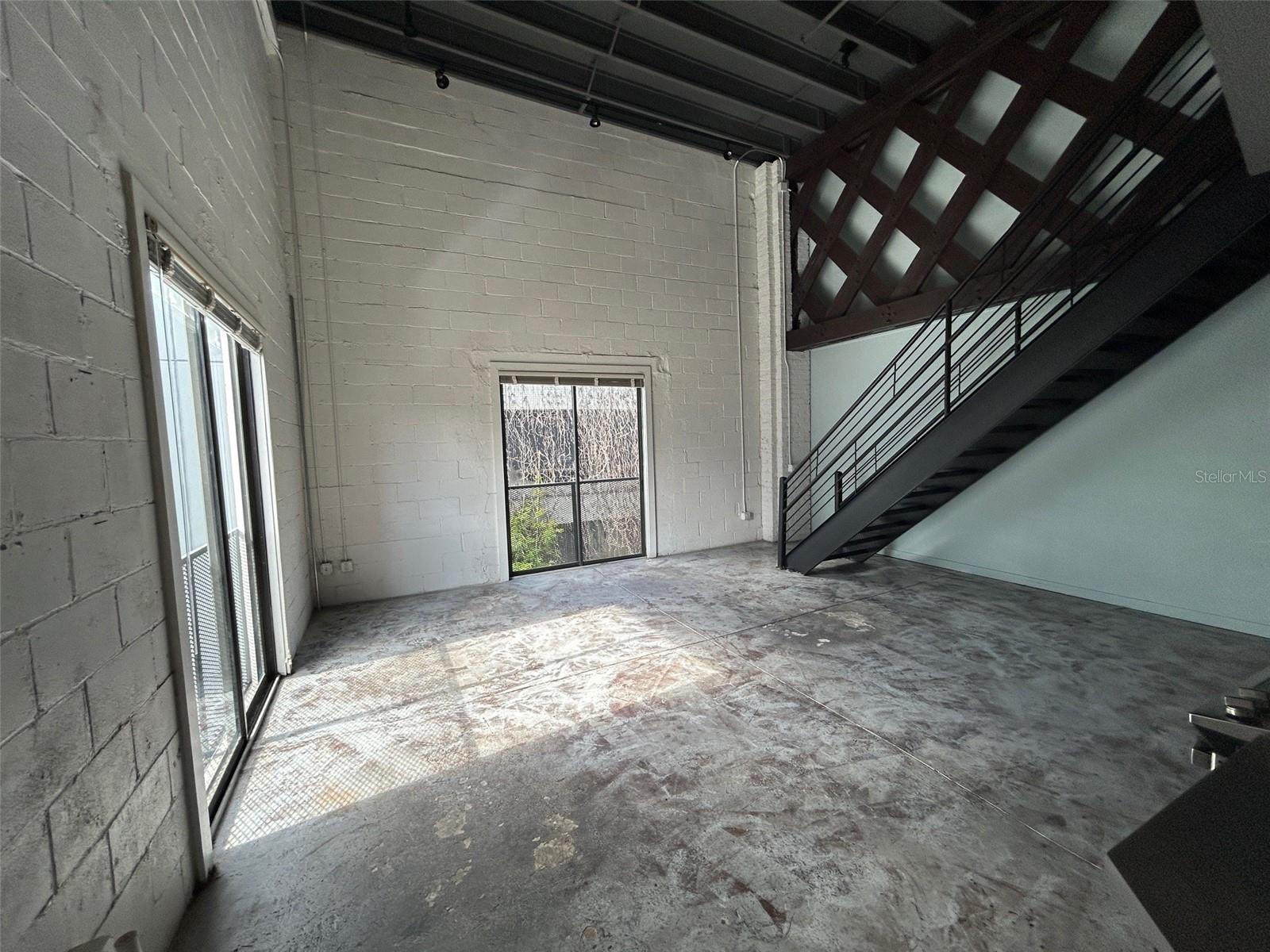 62 W COLONIAL DRIVE 302