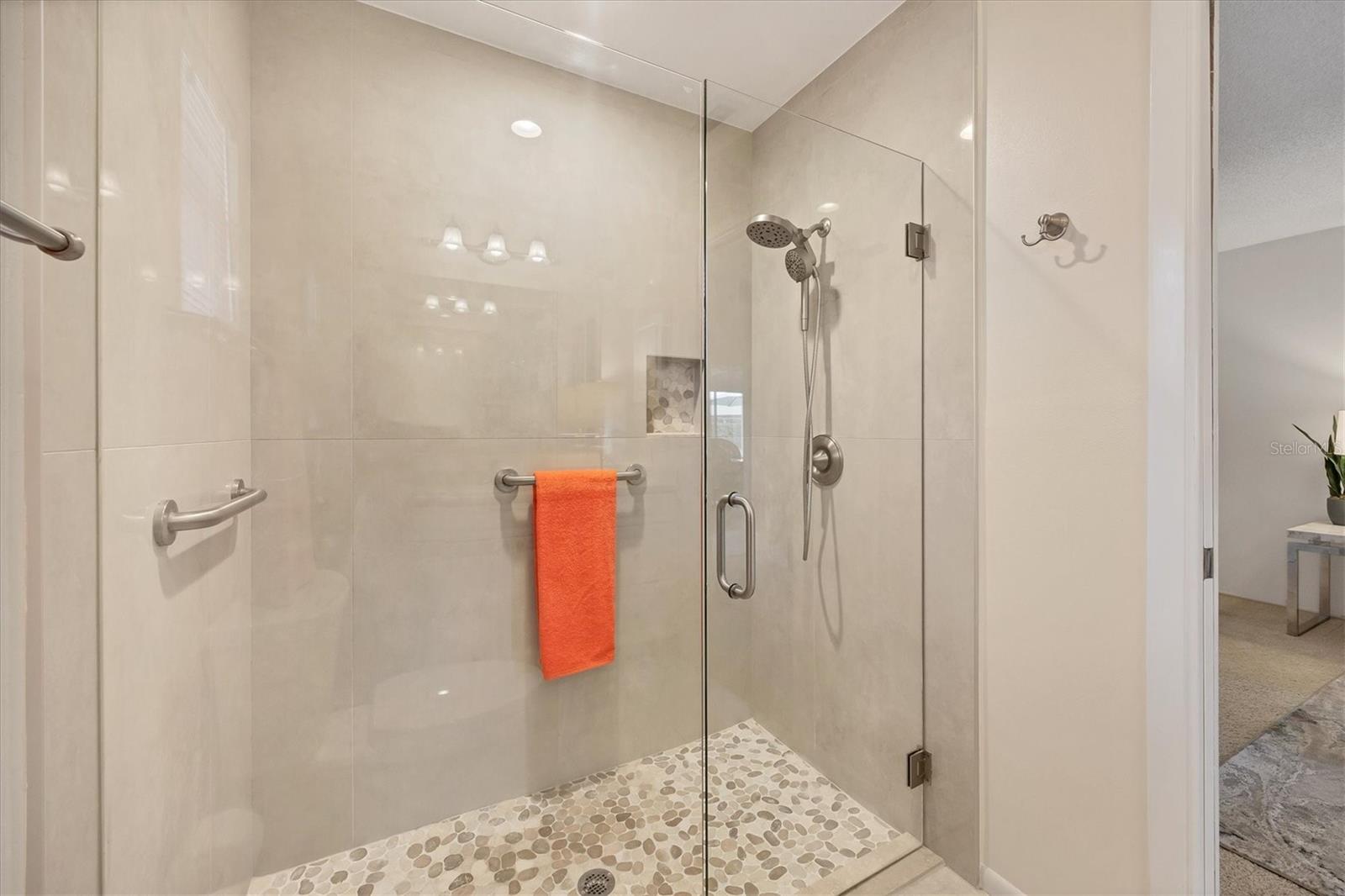 COUNTRY MEADOWS - Residential